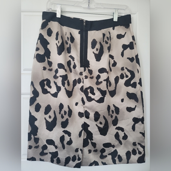 (NWOT) Ann Taylor animal print silky skirt - Picture 2 of 4